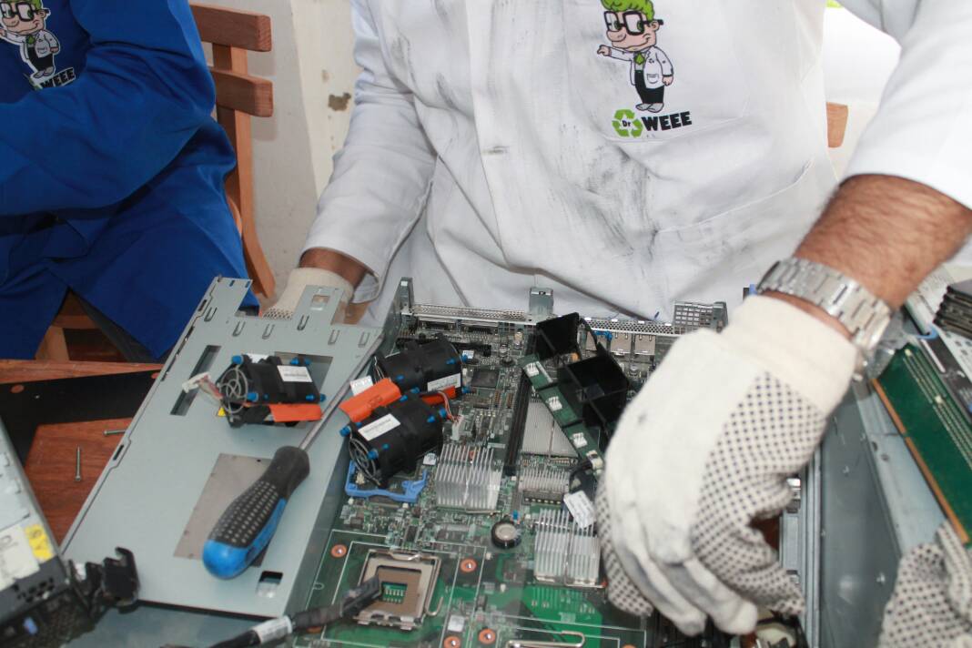 An Egyptian mad scientist’s solution to electronic waste | The Switchers