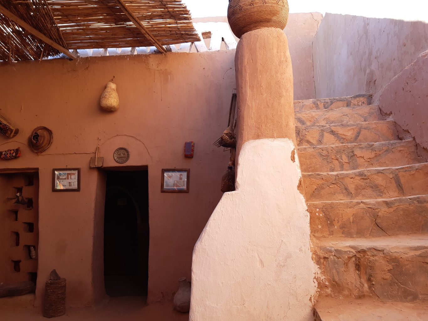 Le Sahara Méconnu de l’Algérie : Un Monde d’Aventures Durables à Découvrir | The Switchers