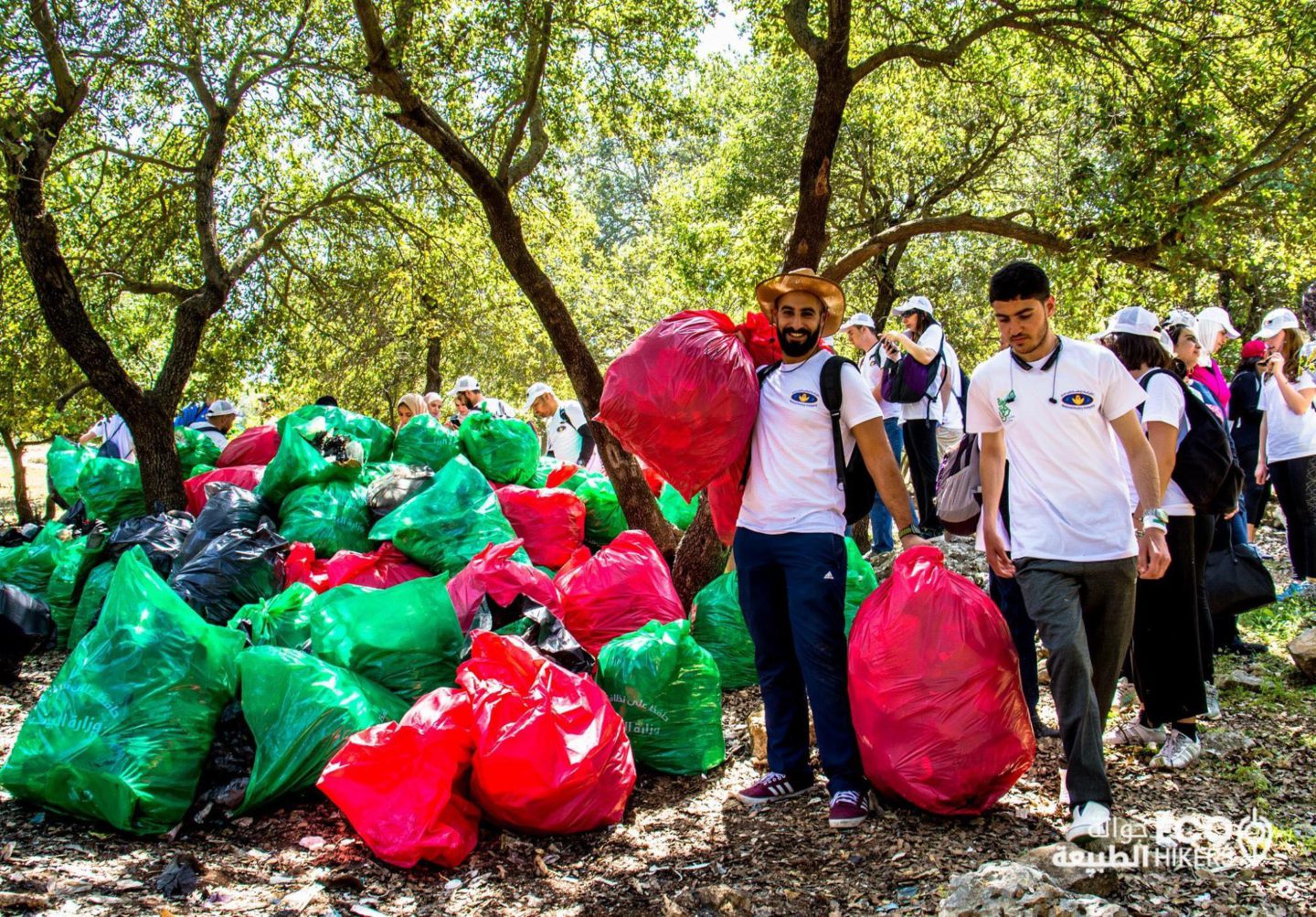 Vous pouvez maintenant ramasser les déchets pendant que vous faites de l’éco-randonnée à travers la belle nature jordanienne | The Switchers