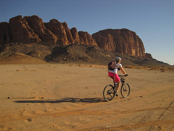 Air pollution meets its match: the cycling enthusiasts of Jordan | The Switchers