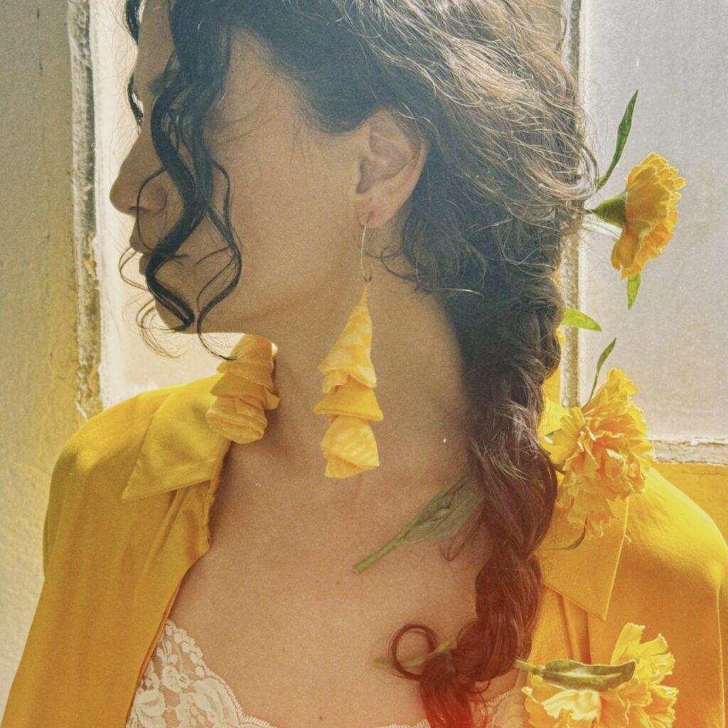 Été indien : une créatrice et danseuse espagnole crée une mode durable | The Switchers