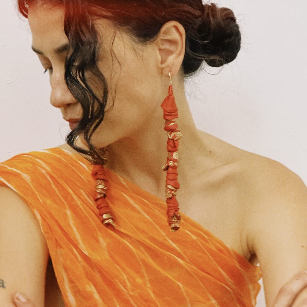 Été indien : une créatrice et danseuse espagnole crée une mode durable | The Switchers