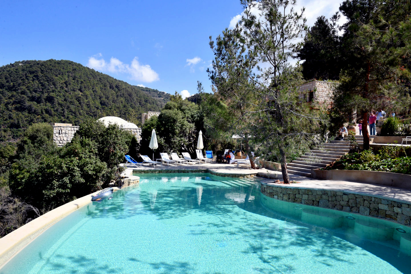 Beyond Mass Tourism: Adopting a Greener, More Ethical Way to Travel | The Switchers