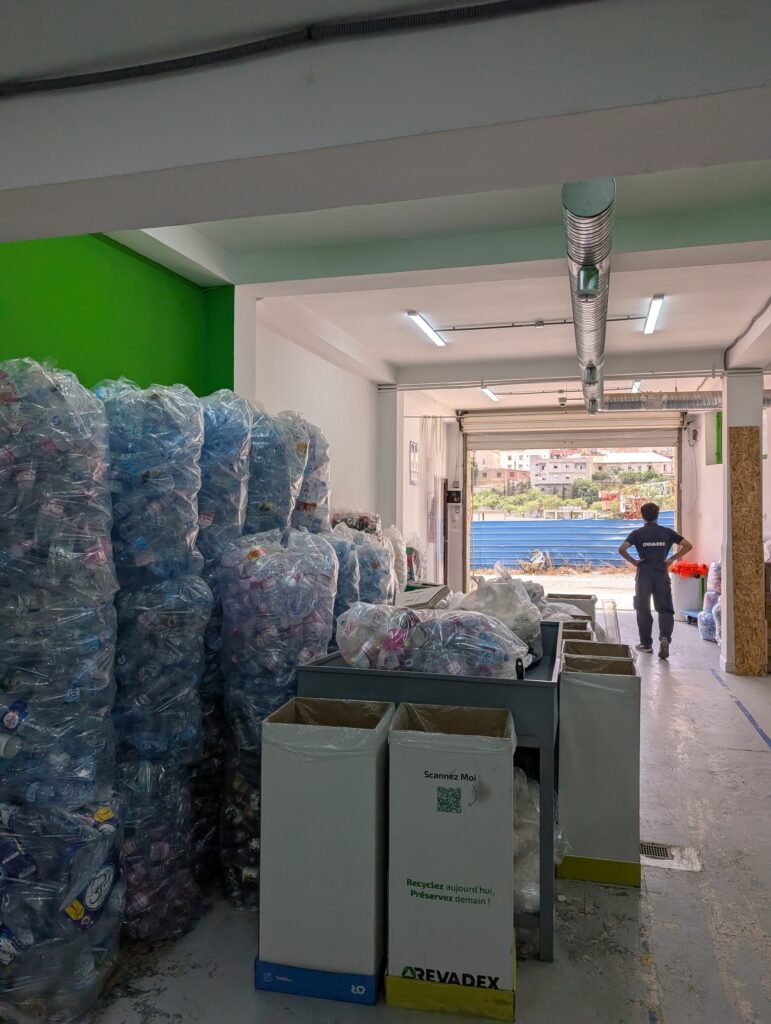Du forage au recyclage : Comment Revadex transforme les déchets de bureau en Algérie | The Switchers